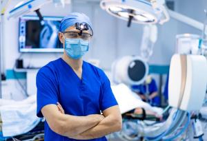 Виц: Хирург се интересува какви случаи има за днес