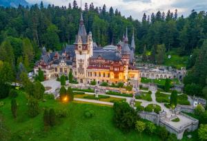 Как изглежда отвътре един замък - Пелеш, Румъния