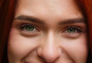 Мистерията, която се крие зад красивите зелени очи
