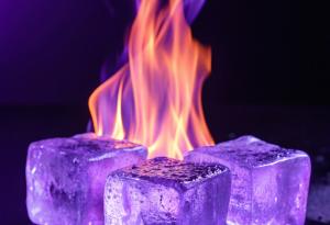 Учени създадоха нова форма на лед при температура над 2000 °C