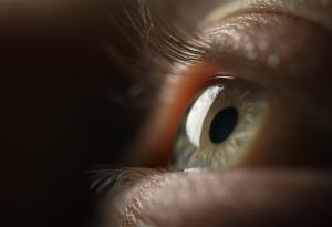 Разработиха устройство за проследяване на движението на очите, задвижвано от мигането