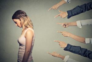 Юнг: хората обичат да съдят