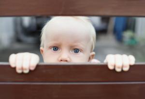 Какъв е профилът на родителите, склонни да изоставят дете?