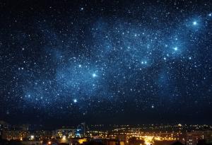 Великолепно видео ни показва какво щеше да бъде, ако можехме да виждаме звездите над градовете