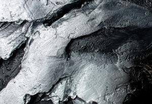 Учени наблюдаваха как пукнато парче метал се самовъзстановява