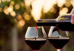 Чаша вино вместо фитнес