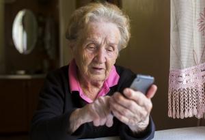 Виц: Бабо, обаждам се да те питам как си