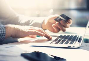 Нова измама за милисекунди сменя IBAN-а ни при плащане онлайн