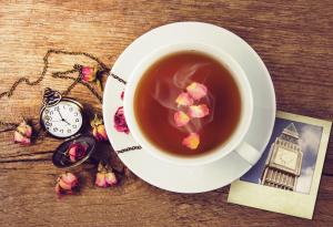 Британският 5 o'clock, в който чаят и кейкът си подават ръце