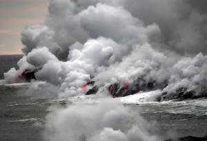 Край Япония се появи нов остров след мощното изригване на подводен вулкан