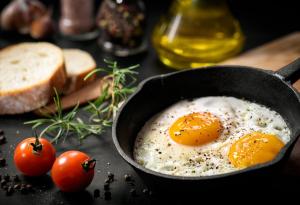 Експертите съветват: вместо да гладувате, яжте яйца по ТОВА време на деня, за да отслабнете