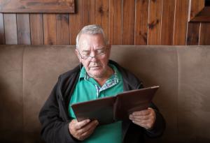 Виц: Мъж поръчва в ресторант