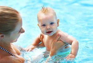 Може ли бебето да плува?