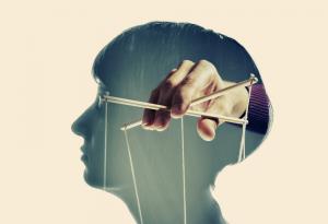 Как ни манипулира партньорът