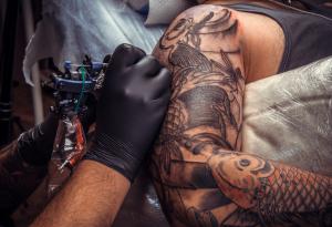Клаудия Агире: Какво прави татуировките перманентни?