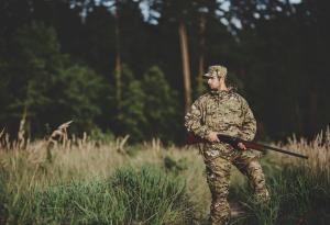 Виц: Мъжете, които ходят с камуфлажно облекло 