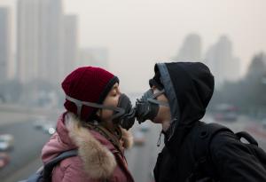 Сп. "Лансет": Светът е изправен не пред пандемия, а пред синдемия