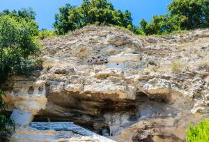 Аладжа манастир – най-известният средновековен скален манастир по родното Черноморие