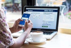 Facebook ще събира данни за придвижването на потребителите в помощ на борбата с разпространението на коронавируса