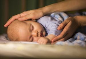 Какво да очакваме през първата нощ с бебето у дома