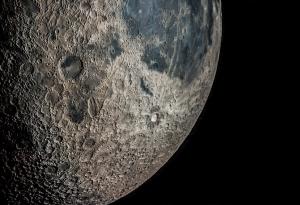 Обратната страна на Луната е значително по-суха, показва ново китайско изследване