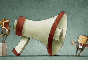 Как властта променя гласа