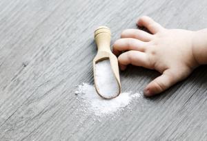 Колко солено да е ястието на бебето и колко на детето