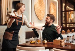 Виц: В салата ми от раци няма раци!