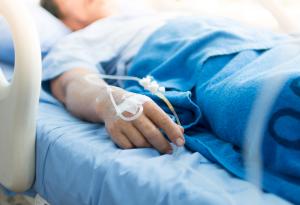 Първа жертва на коронавируса в България: почина жената, настанена в “Пирогов”