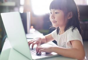 Сугата Митра показва как се учат децата