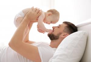 Мозъците на мъжете, които стават татковци за първи път, може да се смалят
