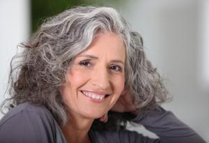 Естествена красота: 20 дами, които не се срамуват от бялата си коса