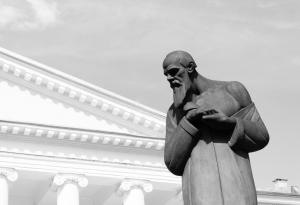 Достоевски: за всички има достатъчно щастие