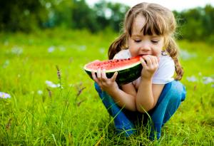 Как правилно да храним здравото дете, за да е още по-здраво