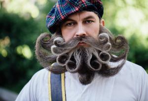 Брадата съществува, за да поема част от ударите в лицето