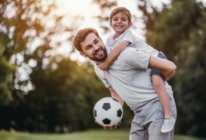 Играта с татко прави децата по-стабилни емоционално