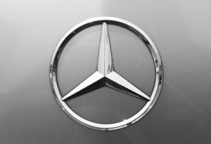 Виц: Мерцедесът на бай Пешо