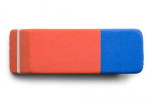 Знаете ли за какво служи синята страна на гумичката?