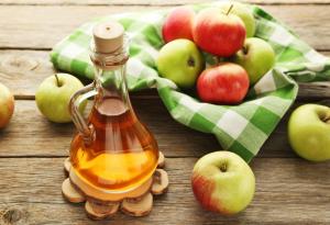 4 неща, които се случват с тялото, ако всеки ден пиете глътка ябълков оцет