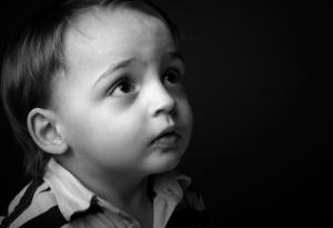 Детето, обкръжено със злоба, се учи да причинява болка