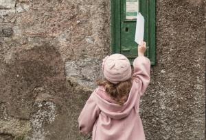 5-годишно момиченце изпрати трогателно писмо на 93-годишния си съсед под карантина