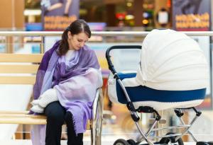 Как да кърмите публично