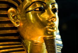 И жените са били фараони, но под прикритие?