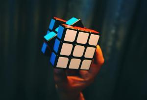 Робот нареди кубчето на Рубик за 0,305 секунди