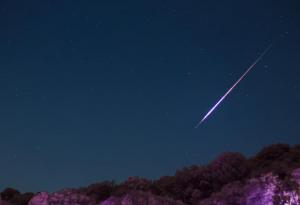 Тази нощ метеорният поток от Халеевата комета достига своя пик