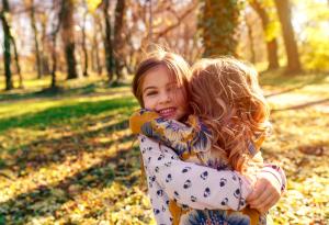 Качествата на добрия приятел, които трябва да усвоим от деца