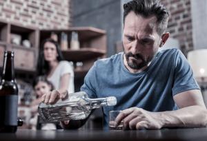 Виц: Защо пиете толкова ракия?