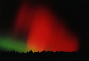 Най-голямата слънчева буря от десетилетия насам предизвика интензивни полярни сияния