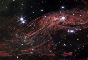 Нови изображения на междузвезден прах изглеждат като от друг свят