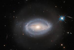 „Хъбъл“ забеляза странен космически обект, който не отговаря на кашите класификации